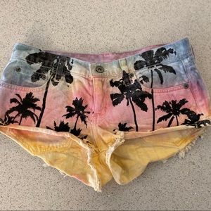 LF Car Mar Cut Off Shorts